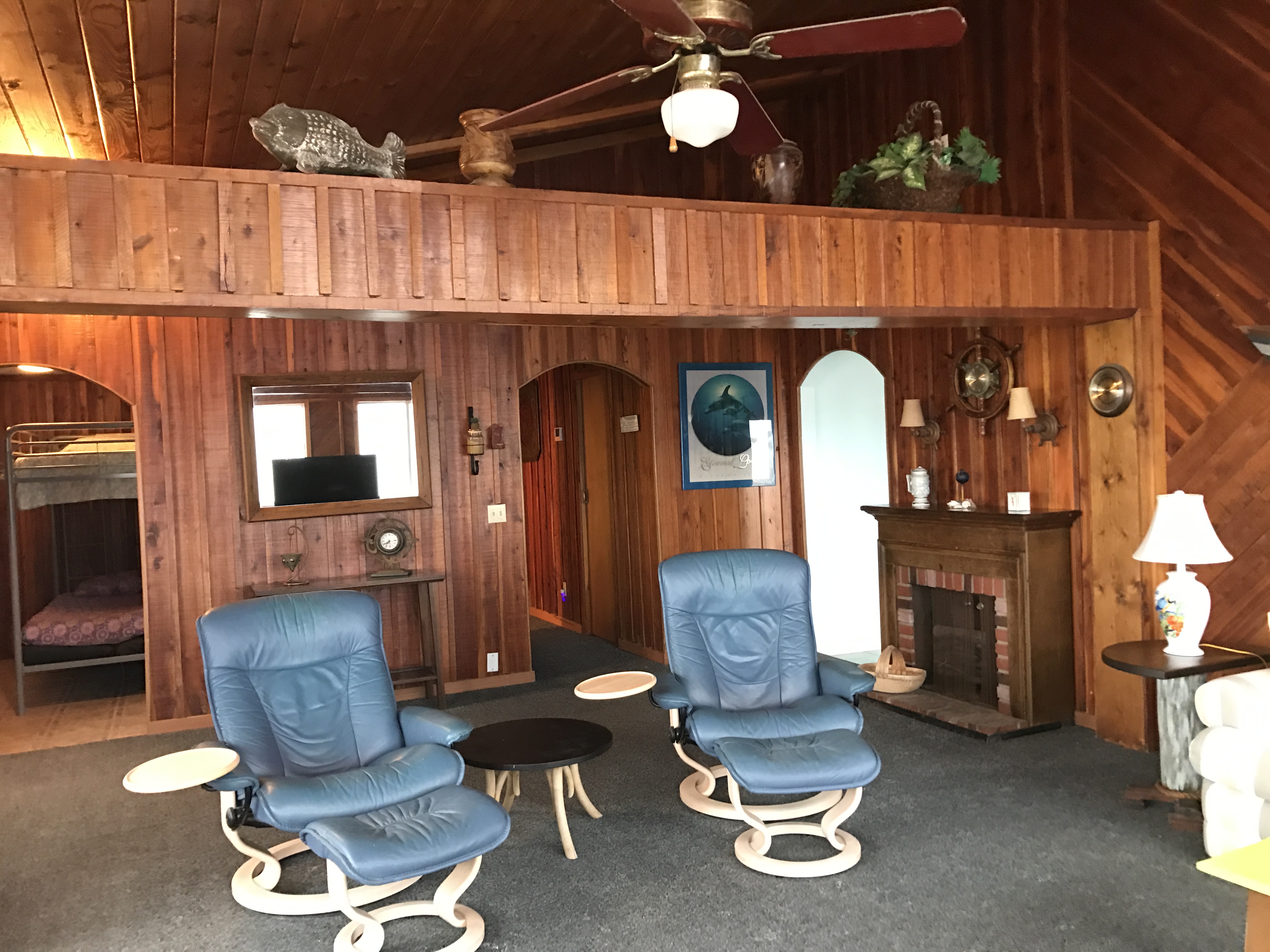 Living Area View - Florida Vacation Rentals - Horseshoe Beach Real Estate - Tammy Bryan