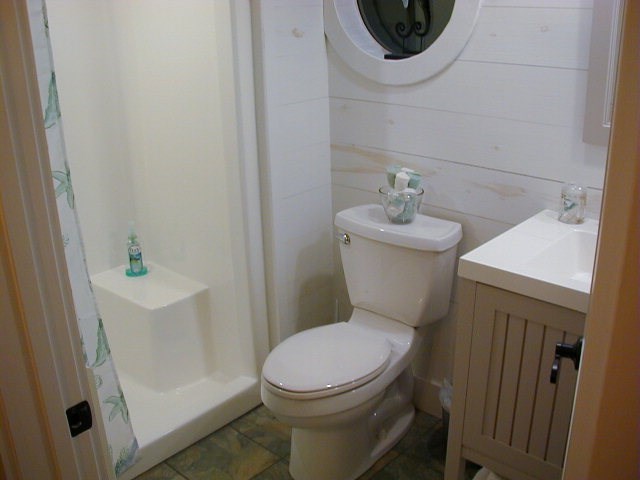 Bathroom - Florida Vacation Rentals - Horseshoe Beach Real Estate - Tammy Bryan