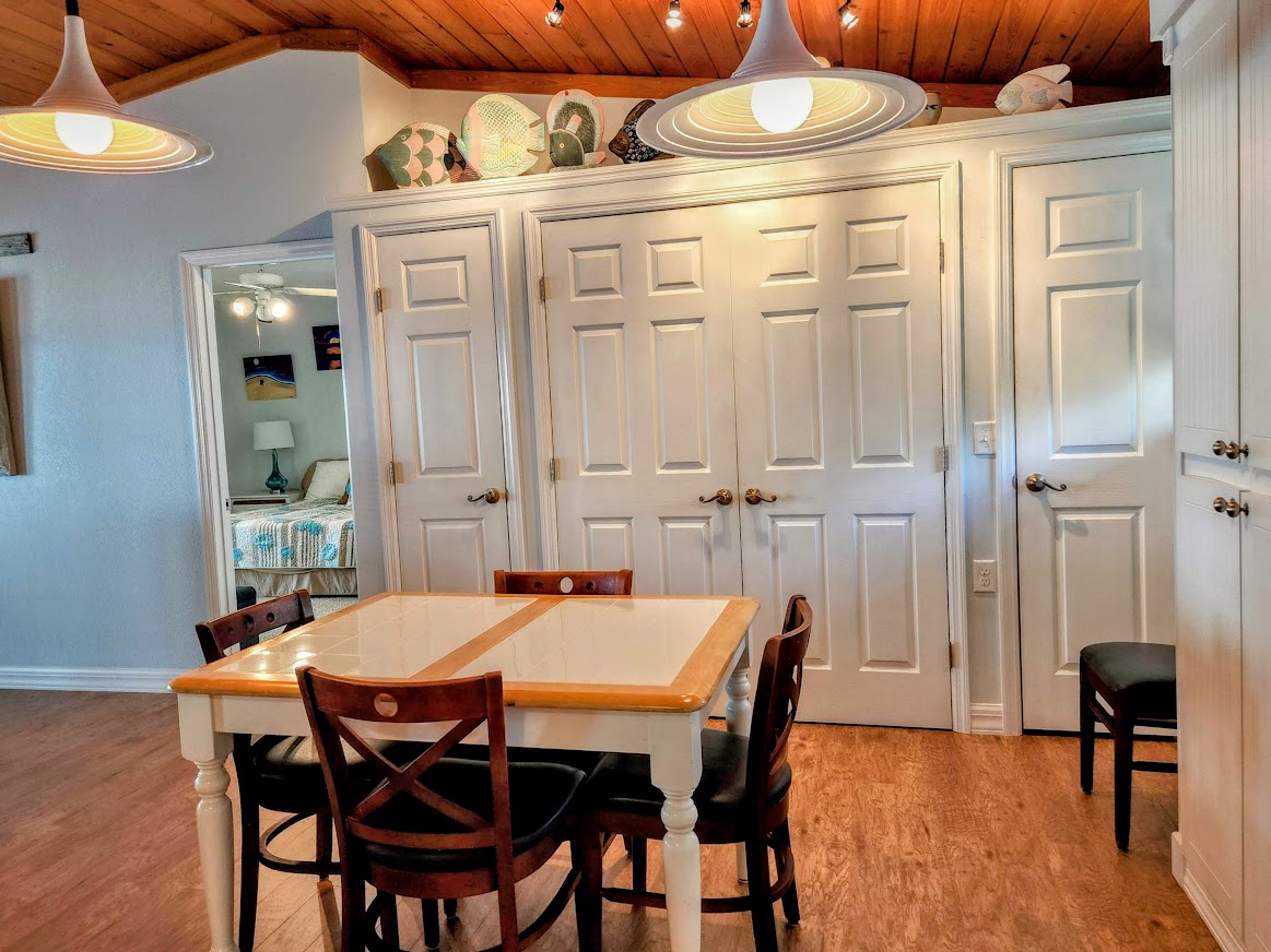 Kitchen View - Florida Vacation Rentals - Horseshoe Beach Real Estate - Tammy Bryan