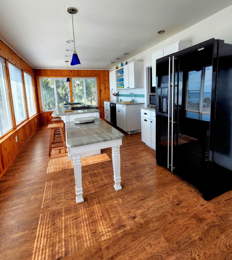 Waterfront Deck View - Florida Vacation Rentals - Horseshoe Beach Real Estate - Tammy Bryan