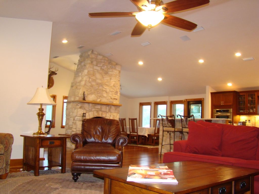 Living Area View - Florida Vacation Rentals - Steinhatchee Real Estate - Tammy Bryan