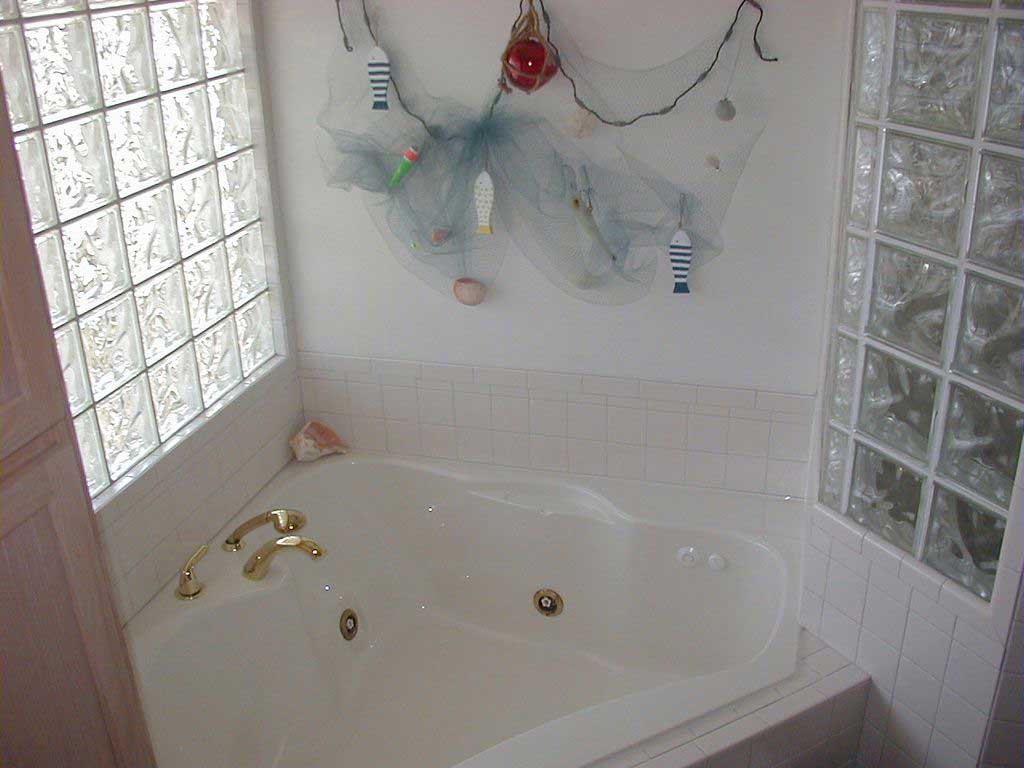 Bathroom View - Florida Vacation Rentals - Horseshoe Beach Real Estate - Tammy Bryan