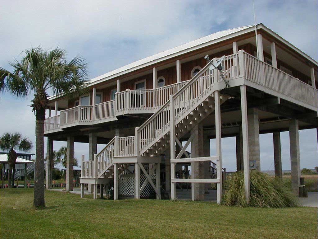 Exterior View - Florida Vacation Rentals - Horseshoe Beach Real Estate - Tammy Bryan