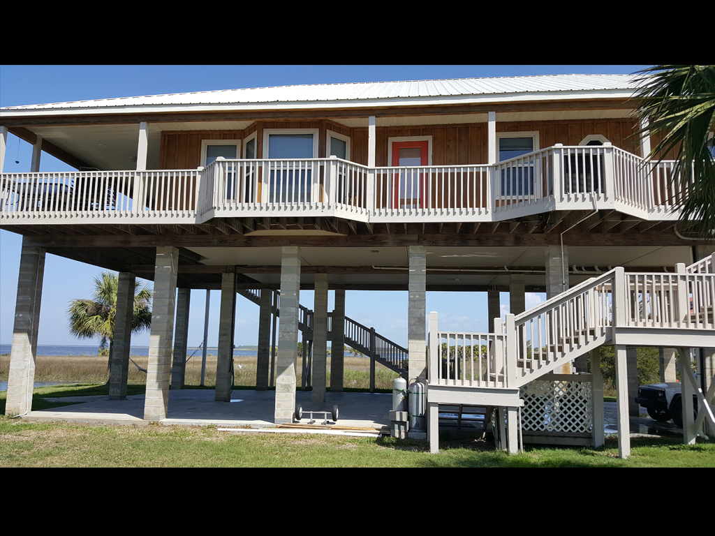 Exterior Waterfront View - Florida Vacation Rentals - Horseshoe Beach Real Estate - Tammy Bryan