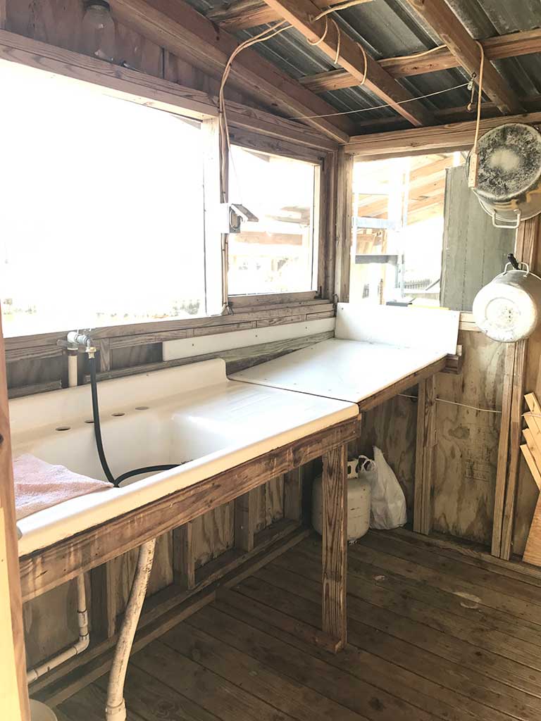 Fish Cleaning Table - Florida Vacation Rentals - Horseshoe Beach Real Estate - Tammy Bryan