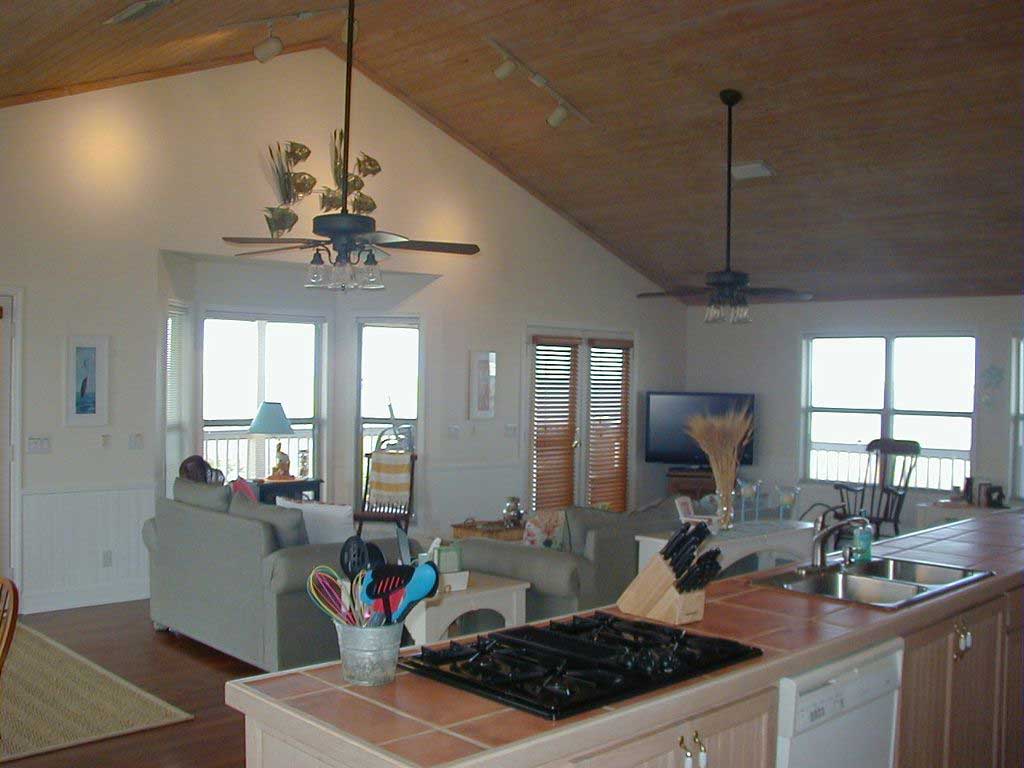 Living Area View - Florida Vacation Rentals - Horseshoe Beach Real Estate - Tammy Bryan