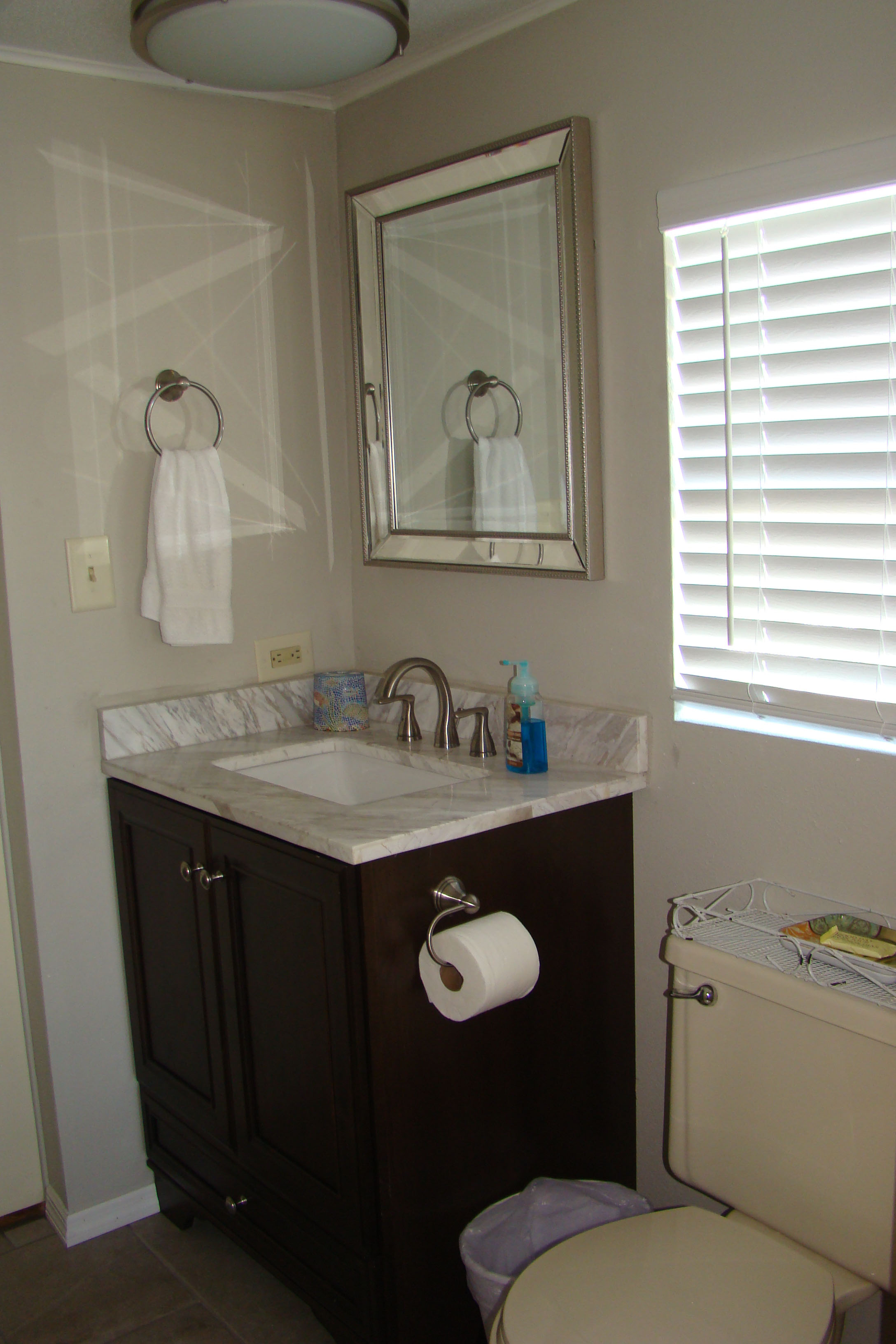 Bathroom View - Florida Vacation Rentals - Horseshoe Beach Real Estate - Tammy Bryan