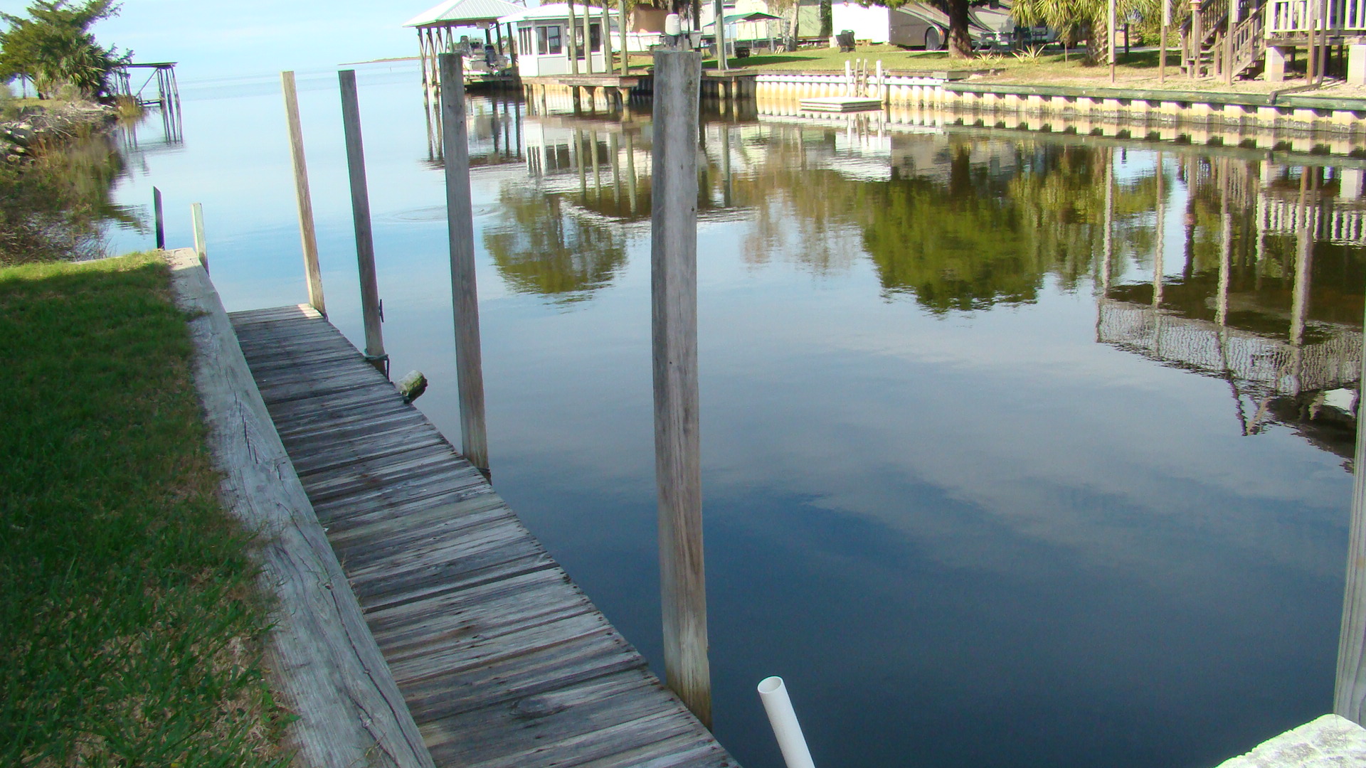 Waterfront Canal View - Florida Vacation Rentals - Horseshoe Beach Real Estate - Tammy Bryan