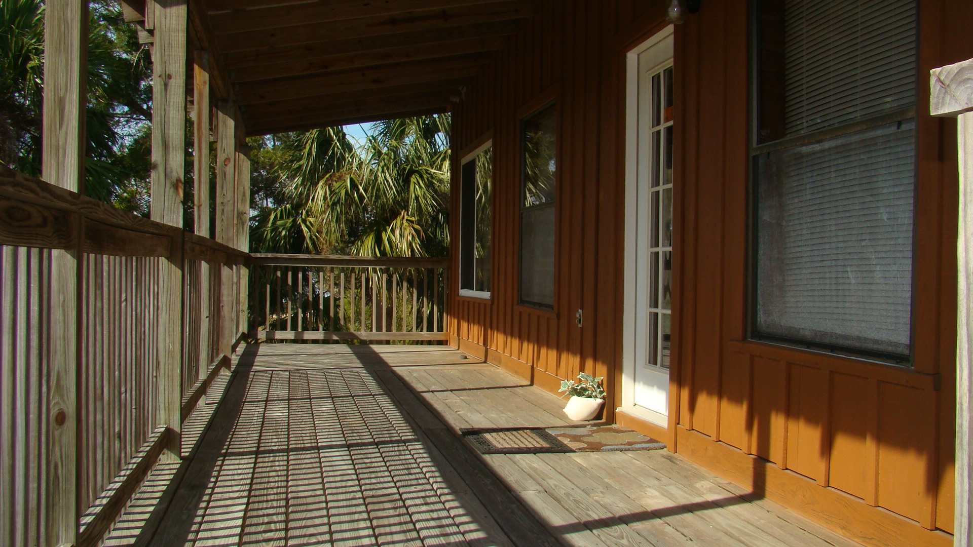 Wrap around porch - Florida Vacation Rentals - Horseshoe Beach Real Estate - Tammy Bryan
