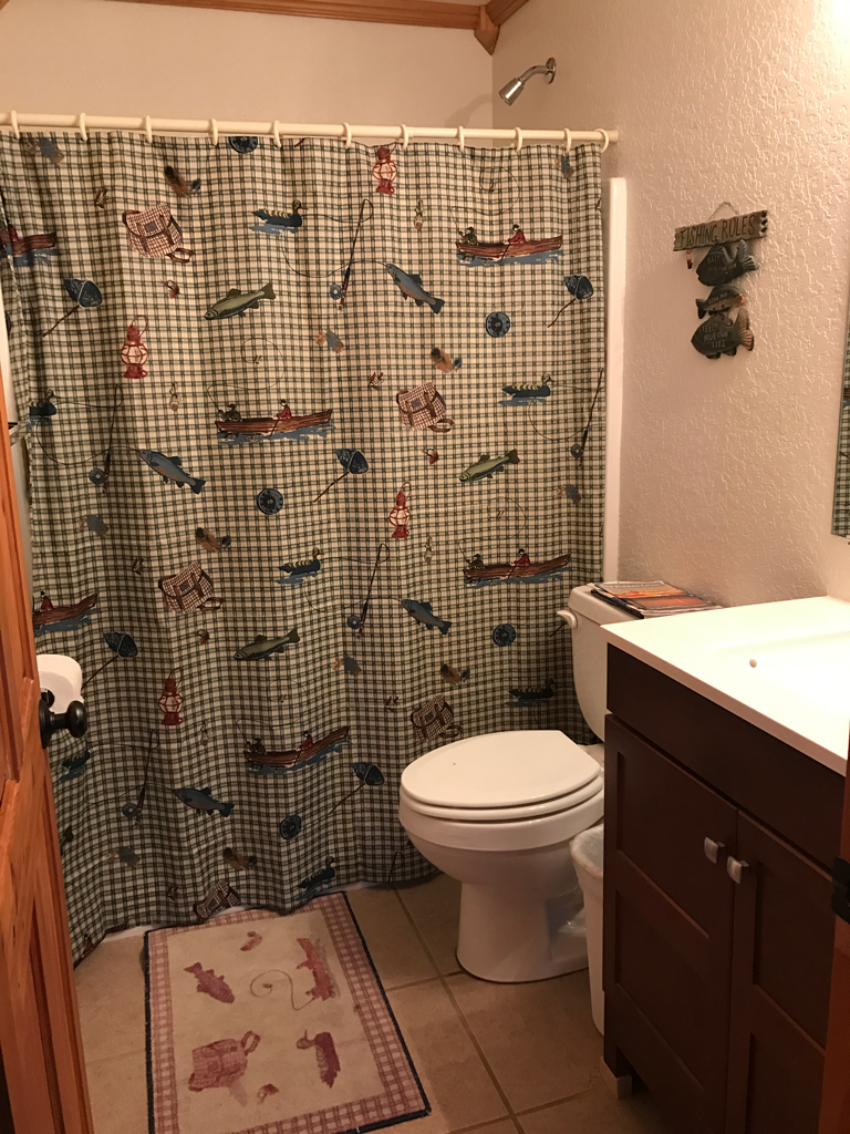 Bathroom View - Florida Vacation Rentals - Horseshoe Beach Real Estate - Tammy Bryan